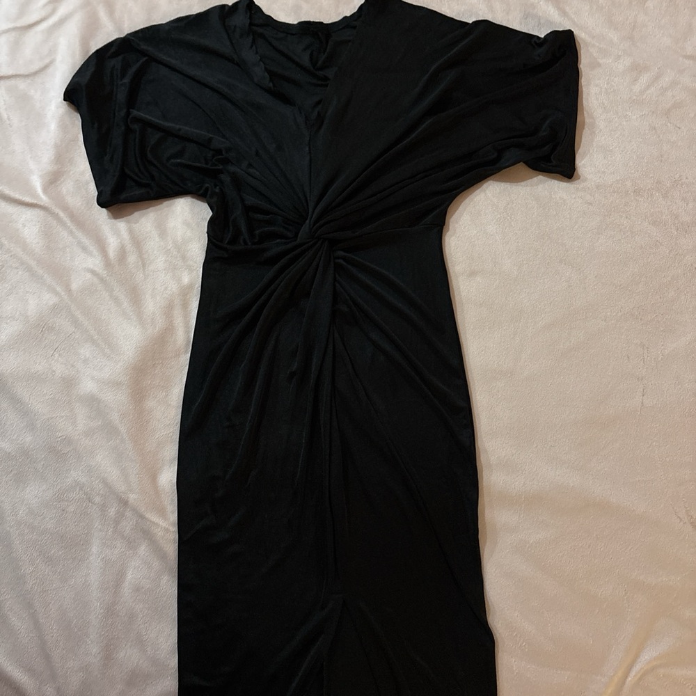 BLACK WRAP TOP W/ V NECKLINE